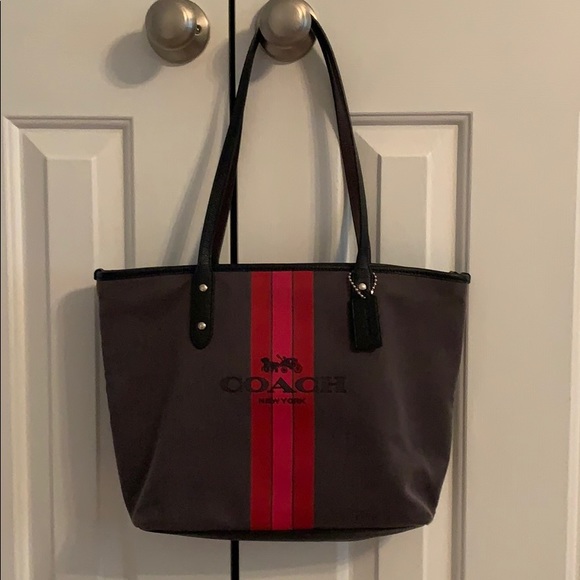 Coach Handbags - 👜 Coach Horse and Carriage Tote 👜